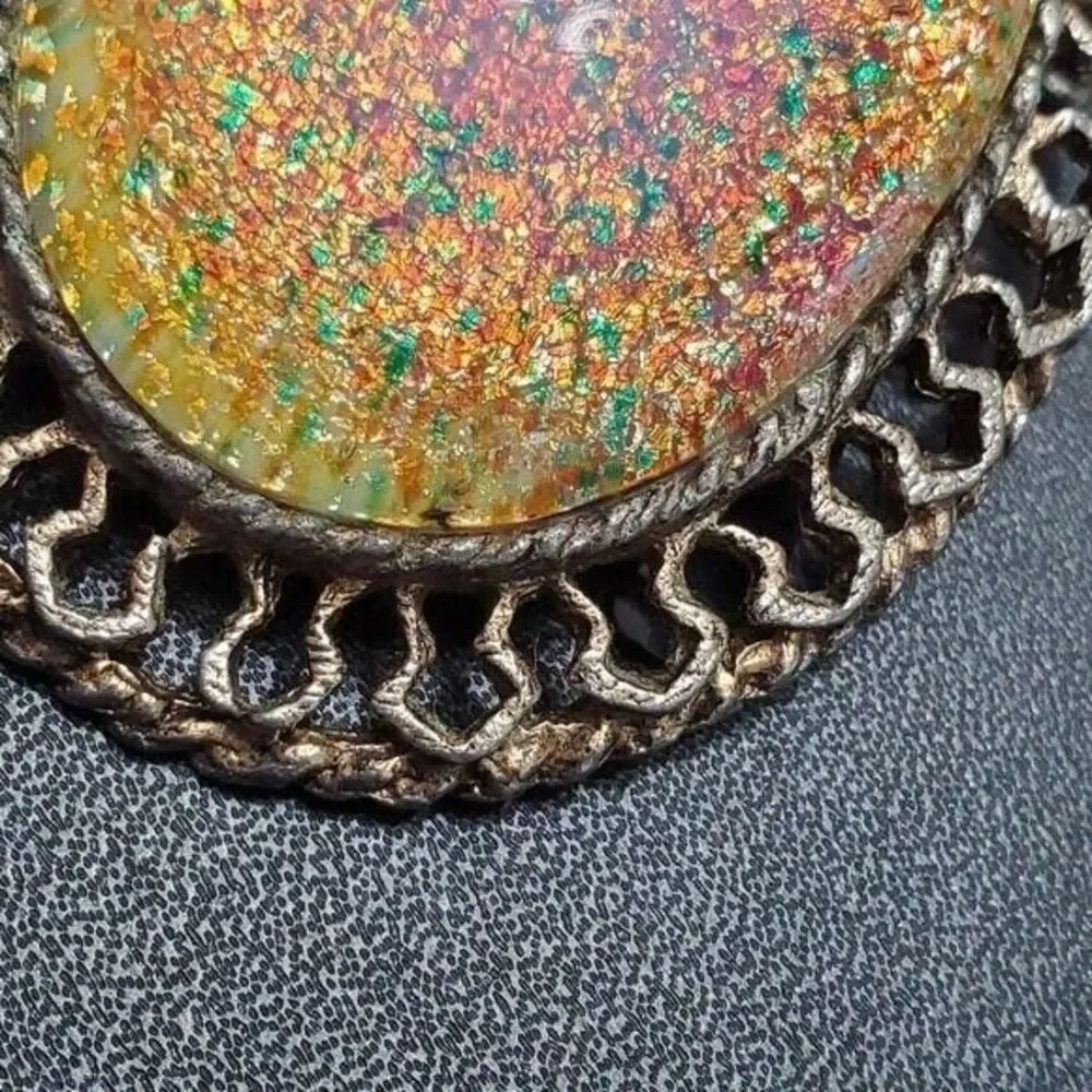 Antique cabochon brooch oval colorful vintage gold tone